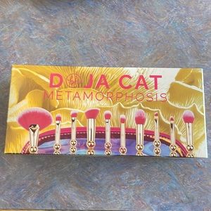 BH cosmetics/Doja cat brush set